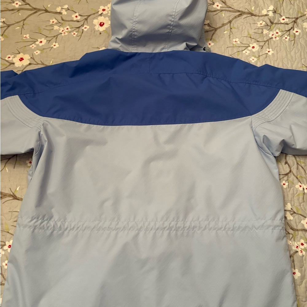 Columbia Women's Arcadia Rain Jacket. Size Large - Picture 6 of 7